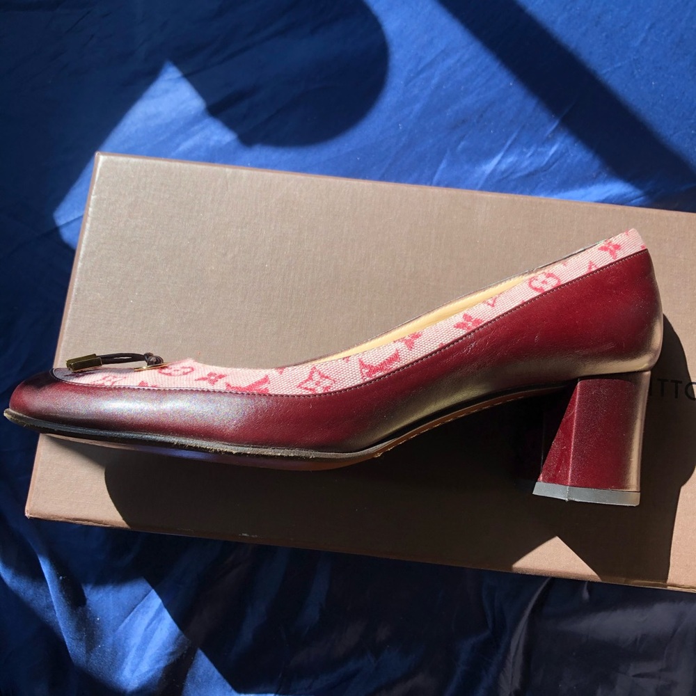 Vintage Louis Vuitton Kitten Heels - Picture 5 of 6